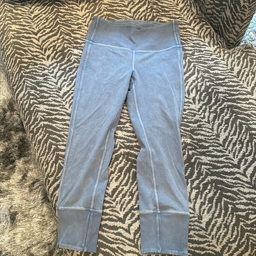 Lululemon Wunder Under Denim Leggings Size 6!